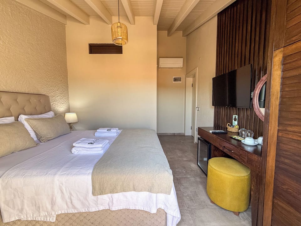 Deluxe Double Room, Balcony | Free WiFi