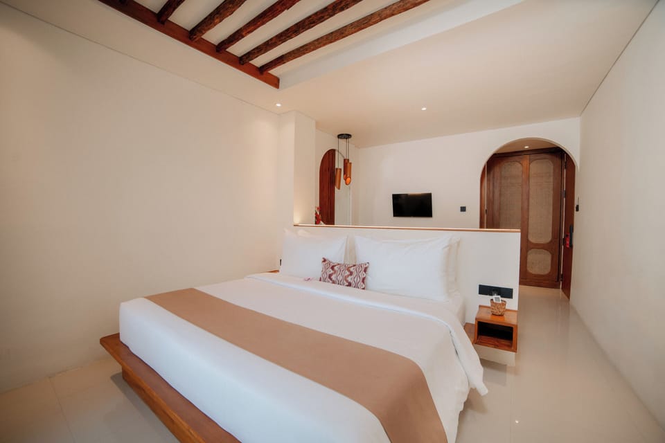 Junior Studio Suite | Premium bedding, minibar, in-room safe, desk