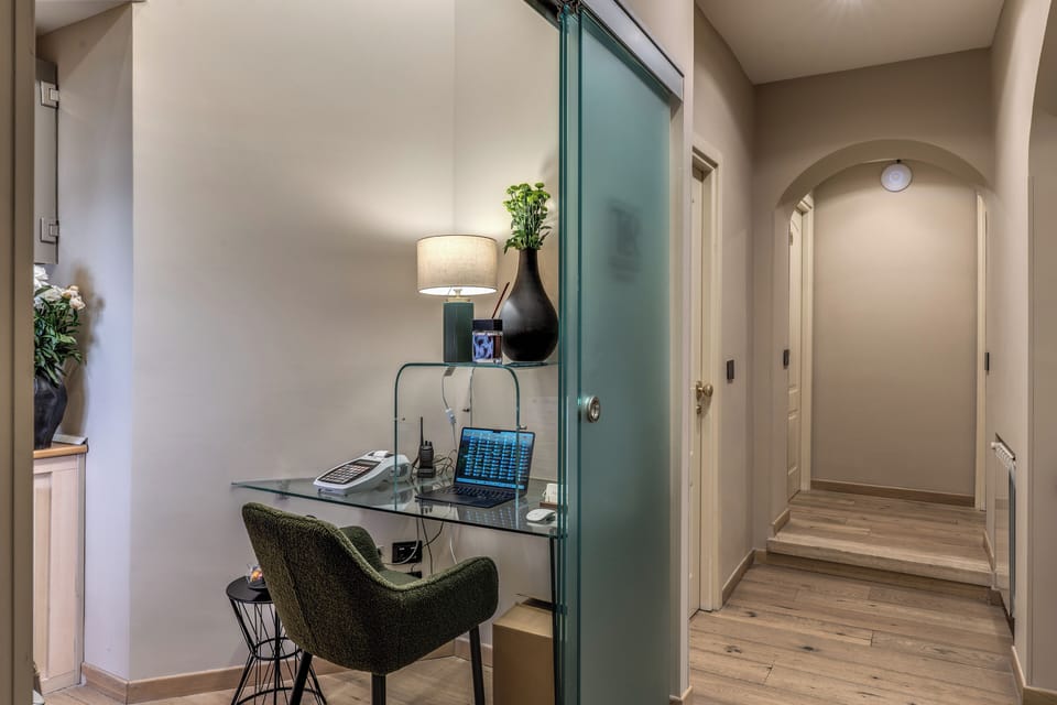 Check-in/check-out kiosk