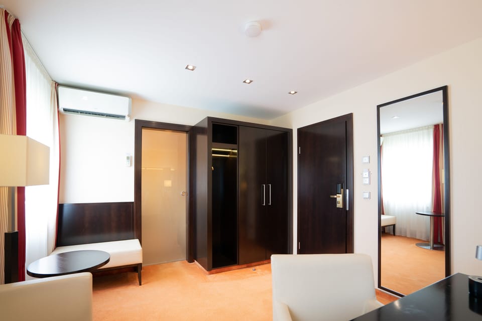 Comfort Double Room | Premium bedding, in-room safe, desk, laptop workspace