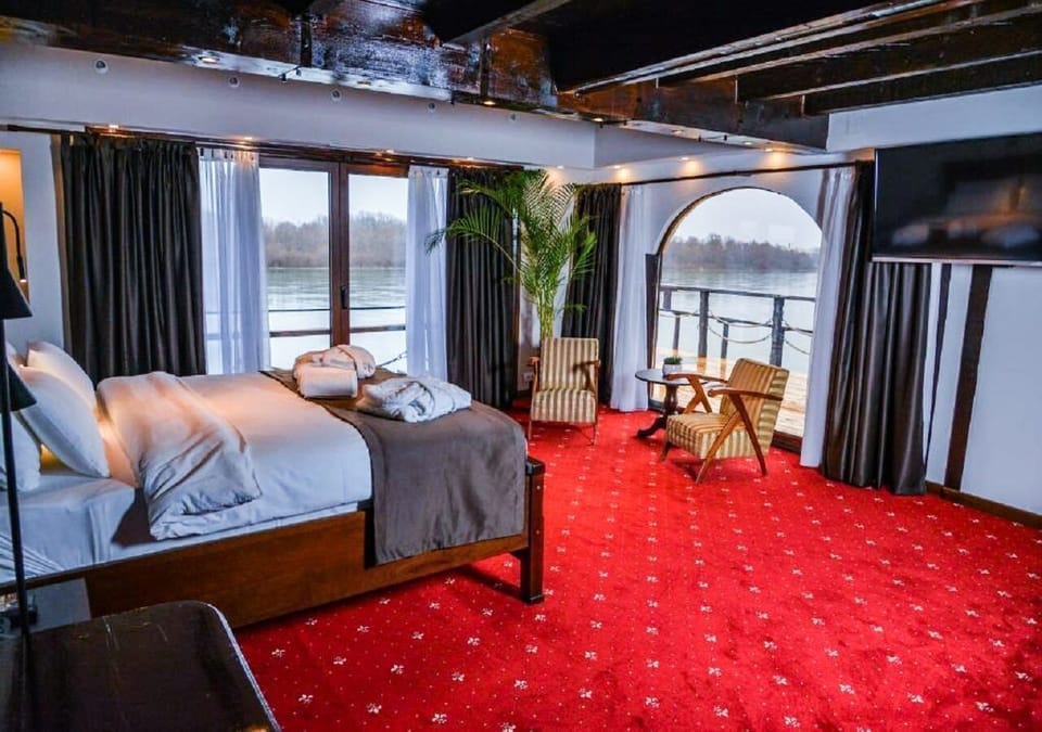 Premium bedding, minibar, in-room safe, individually decorated