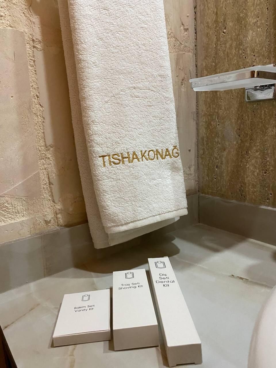 Comfort Double Room, Lake View | Bathroom | Shower, hair dryer, slippers, bidet