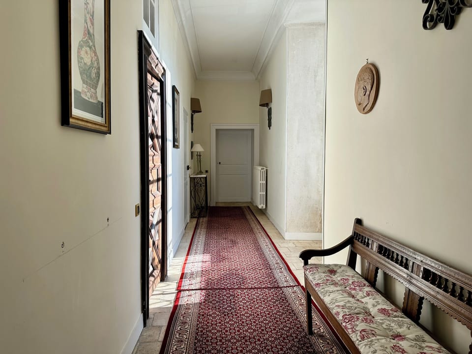 Handrails in hallways
