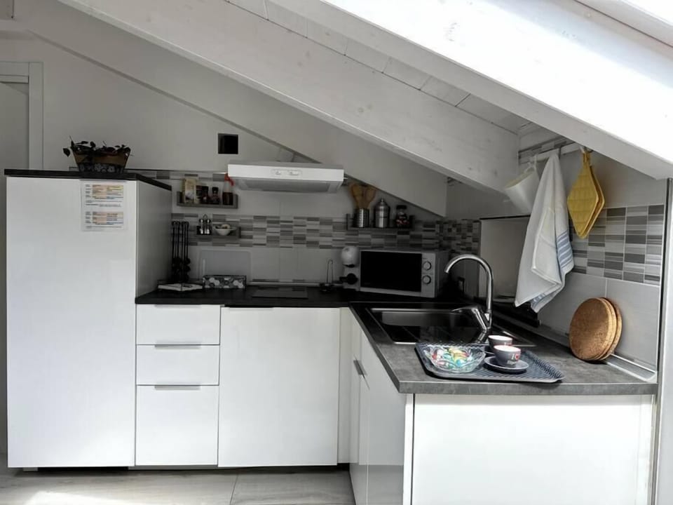 City Apartment | Private kitchen | Fridge, microwave, espresso maker, electric kettle