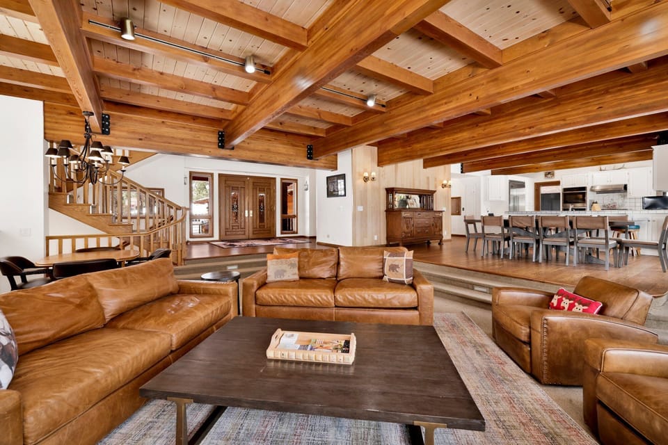 Cabin, Multiple Beds, Hot Tub, Mountain View (2547) | Living area | Fireplace