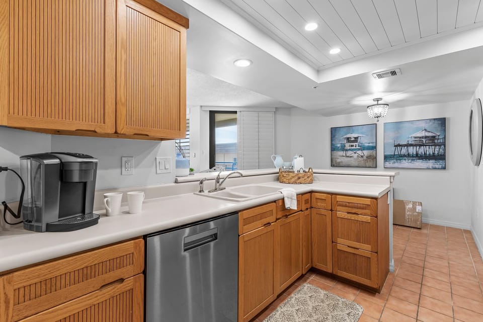 Condo, Multiple Beds (Ebb Tide 301) | Private kitchen
