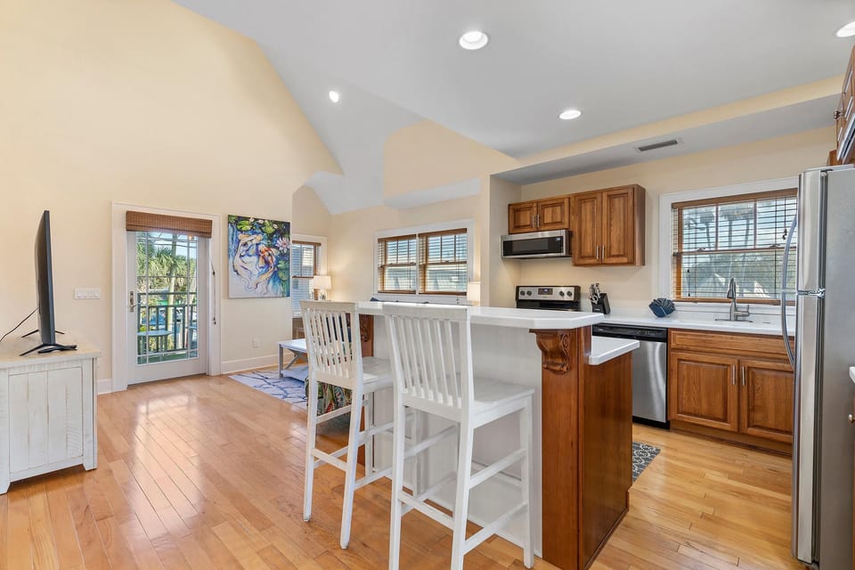 Condo, Multiple Beds (Lofty Dreams) | Private kitchen | Oven, coffee/tea maker, toaster, blender