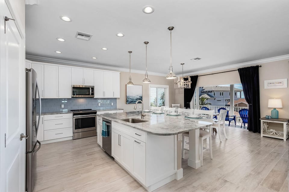 House, Multiple Beds (Captain's Quarters) | Private kitchen