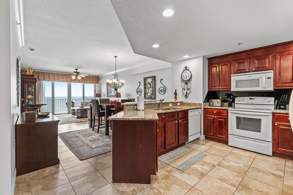 Condo, Multiple Beds (Sanibel 1104) | Private kitchen | Oven, coffee/tea maker, toaster, blender