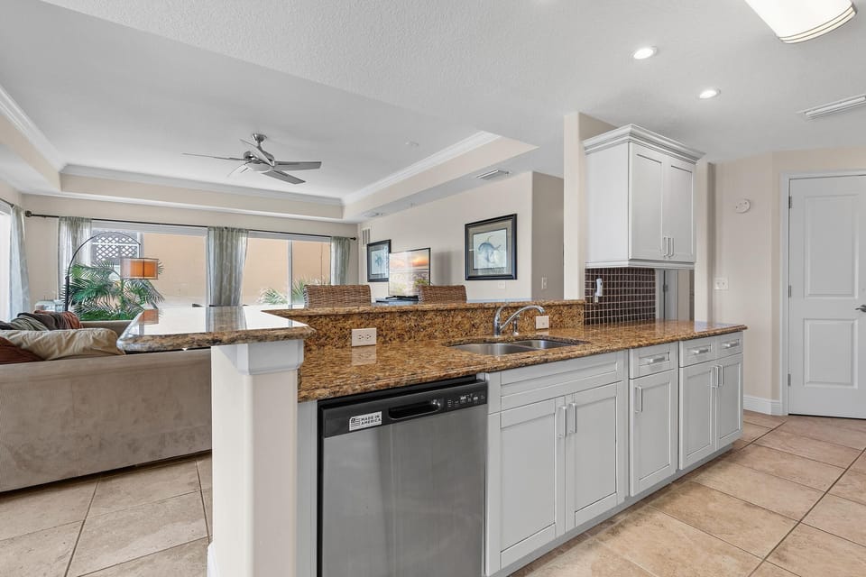 Condo, Multiple Beds (The Wave 202) | Private kitchen | Oven, coffee/tea maker, toaster, blender