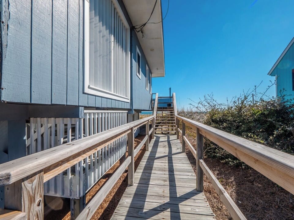 Studio (3 Bedrooms) | Property amenity