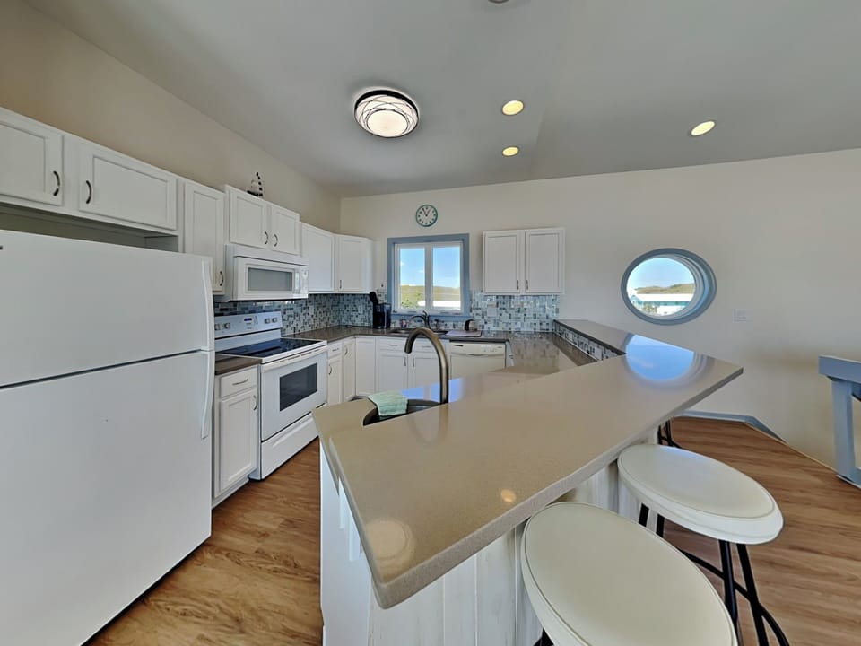 Studio (4 Bedrooms) | Property amenity