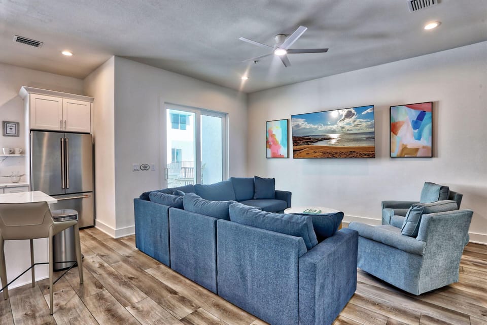 House, Multiple Beds (Azul Townhomes A5) | Living area