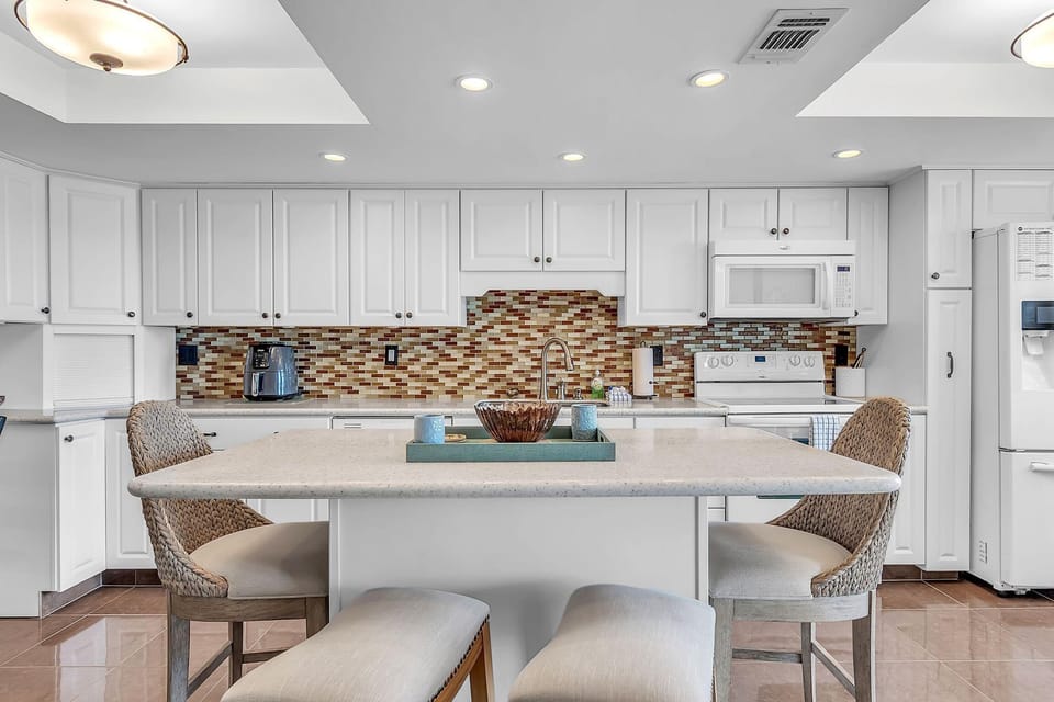 Condo, Multiple Beds (Sea Club #29 - Our Sunrise Nest) | Private kitchen | Oven, toaster