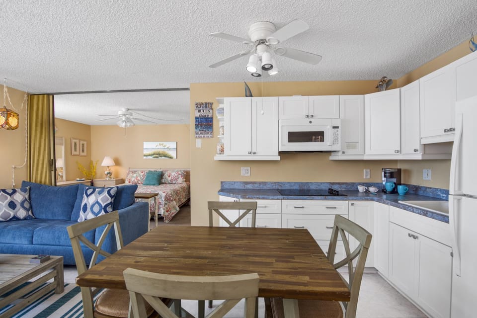 Condo, 1 King Bed with Sofa bed (Estero Beach & Tennis 1004-A) | Private kitchen | Toaster