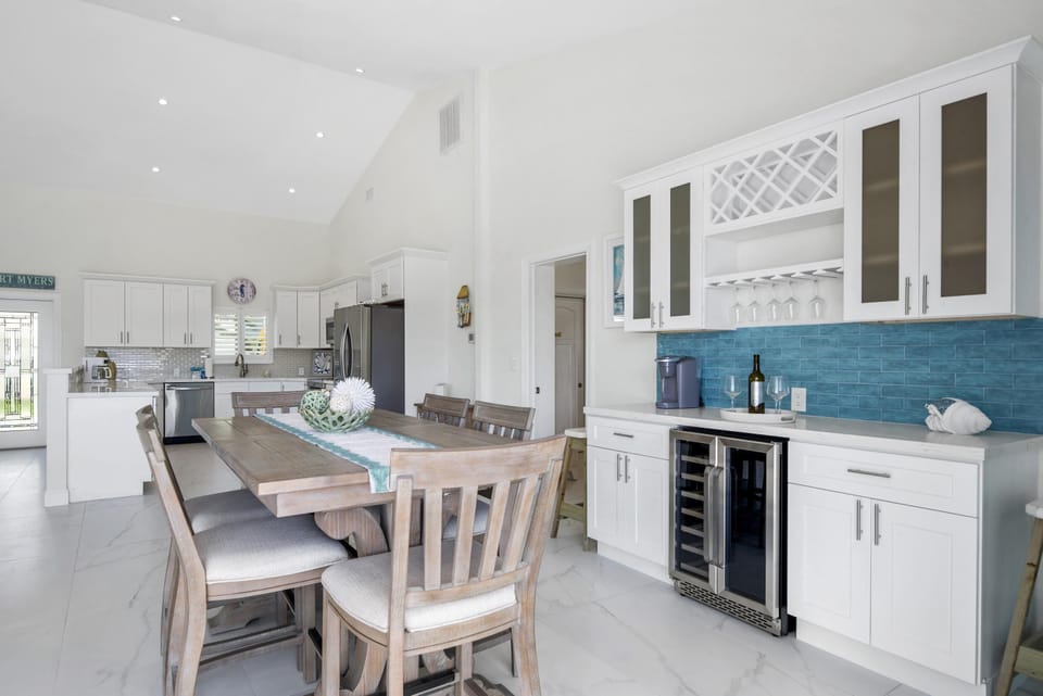 House, Multiple Beds (Paradise Palms) | Private kitchen | Oven, toaster