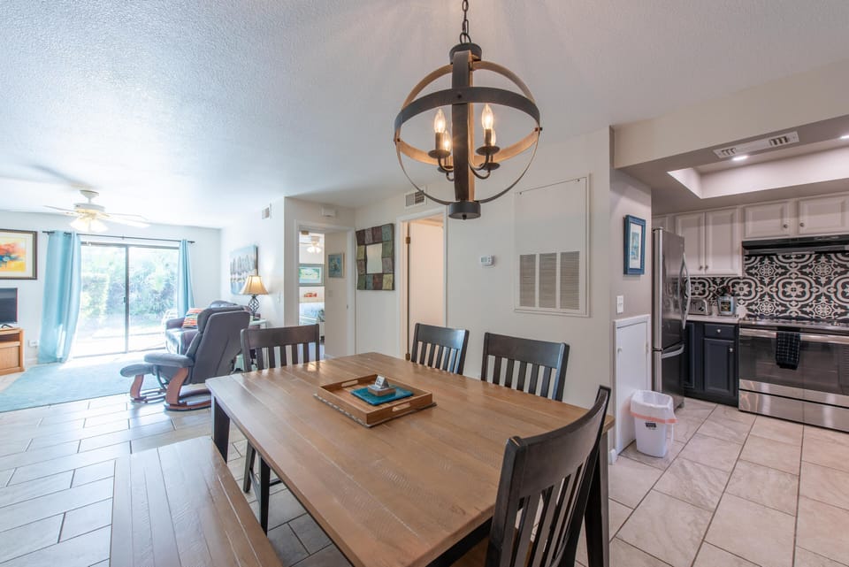 Condo, 1 King Bed with Sofa bed (Sea Woods 115) | Interior