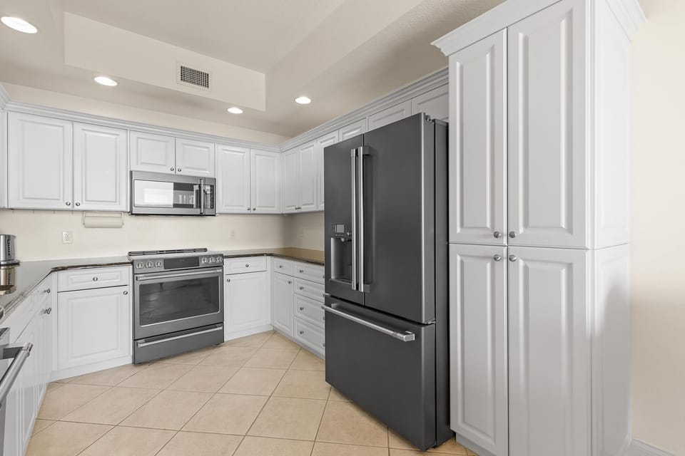 Condo, Multiple Beds (Minorca Paros 402) | Private kitchen | Oven, coffee/tea maker, toaster, blender