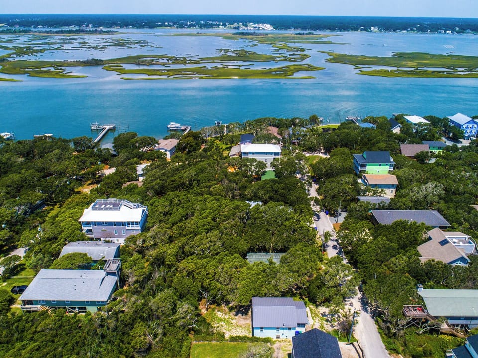 Studio (3 Bedrooms) | Property amenity