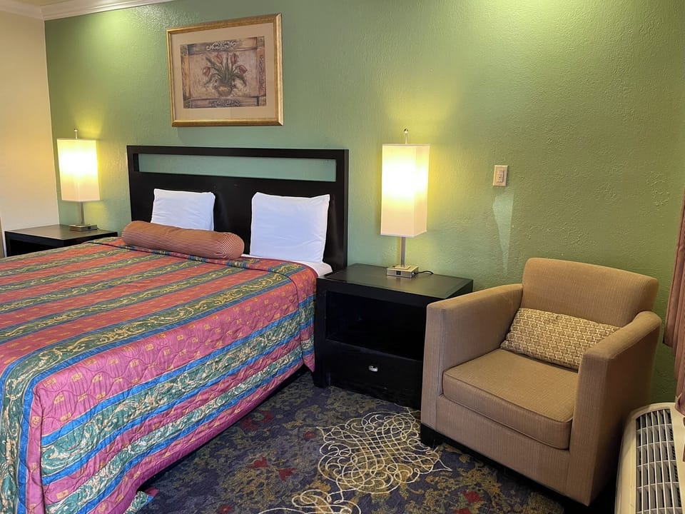 Deluxe Single Room | Free WiFi