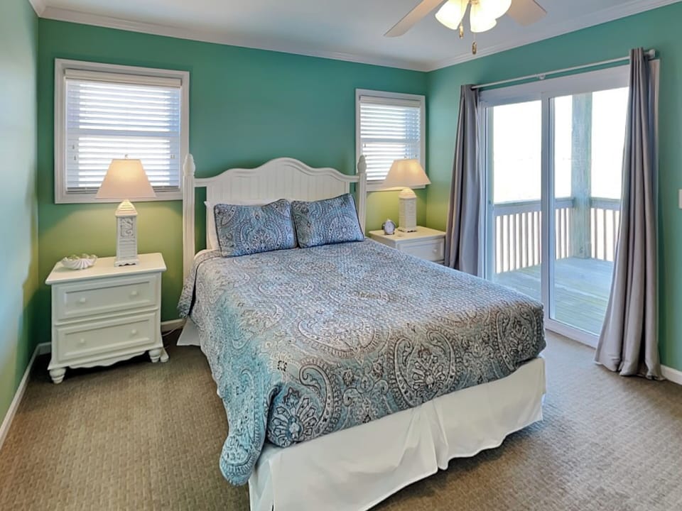 Studio (3 Bedrooms) | Property amenity