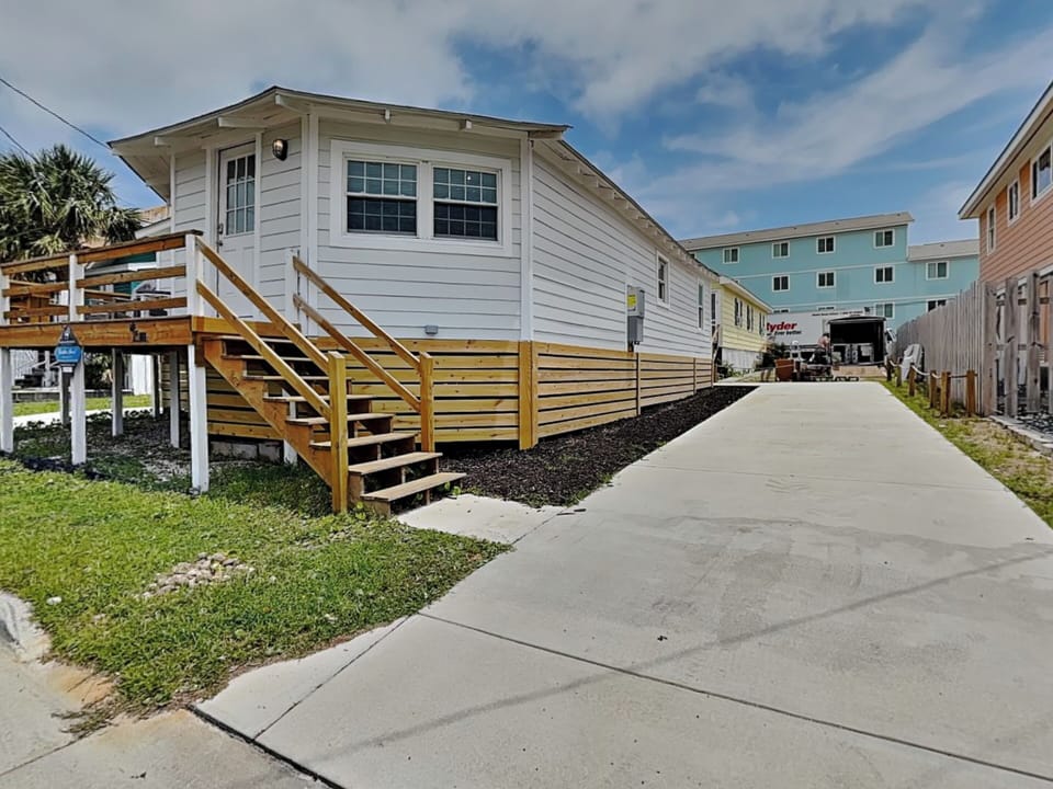 Studio (3 Bedrooms) | Property amenity