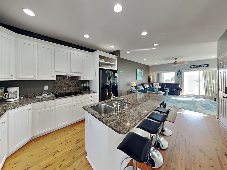 Studio (3 Bedrooms) | Property amenity