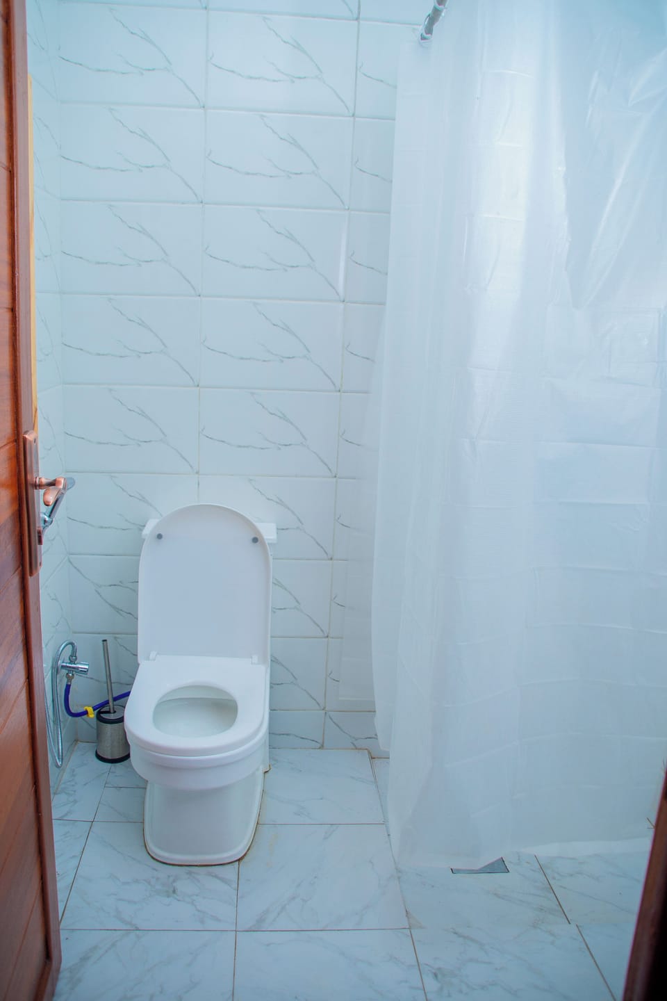 Shower, hair dryer, bathrobes, slippers