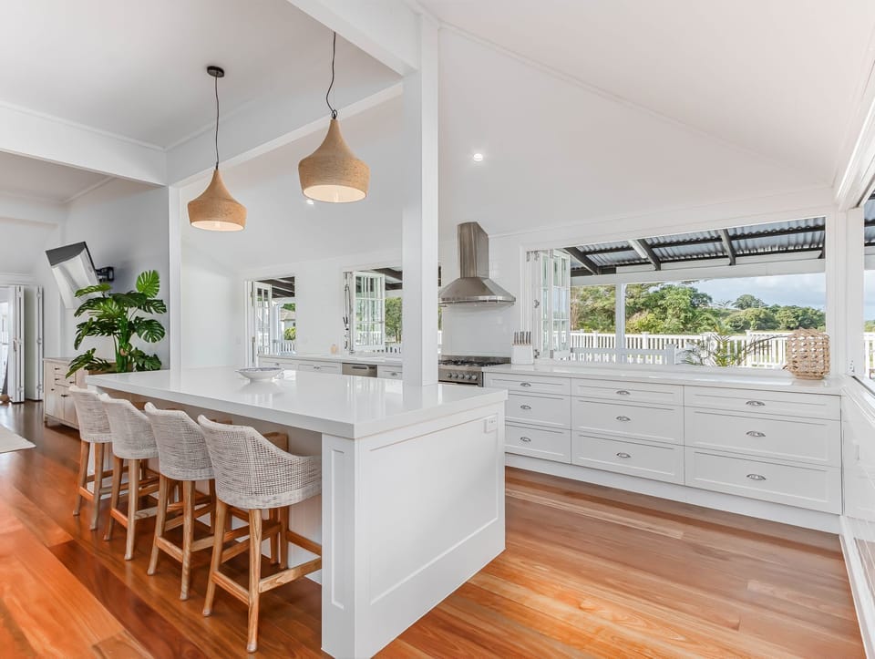 Luxury House, River View | Dining room