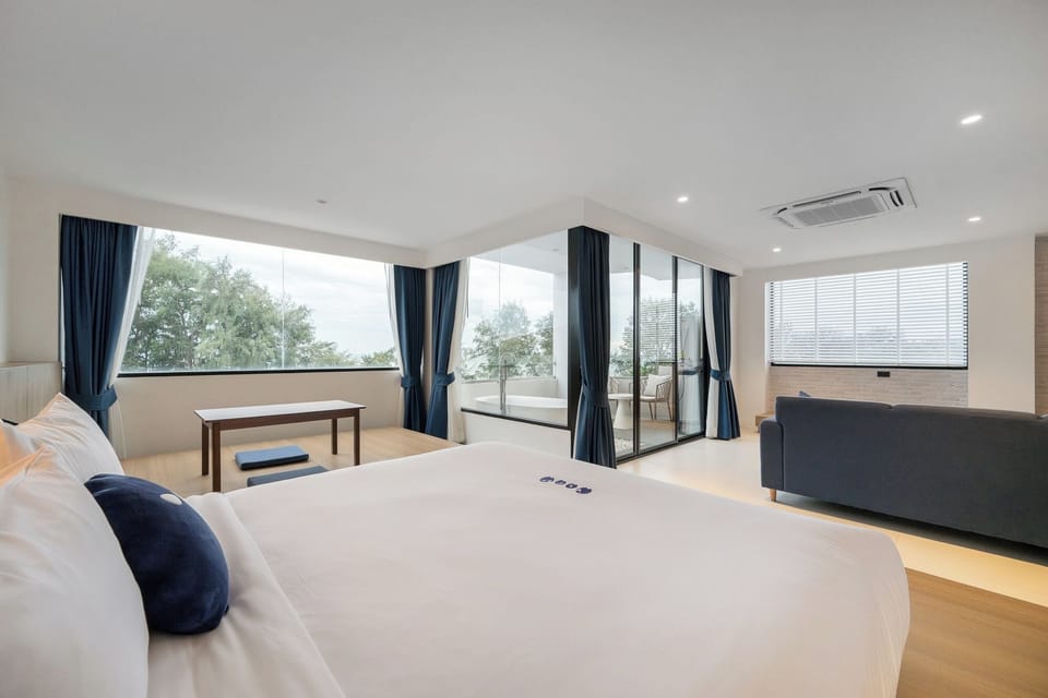 Studio Suite, Ocean View | In-room safe, laptop workspace, soundproofing, free WiFi