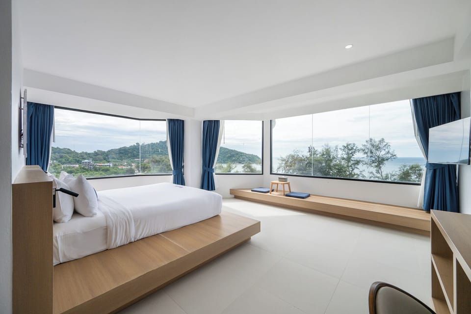 Panoramic Room | In-room safe, laptop workspace, soundproofing, free WiFi