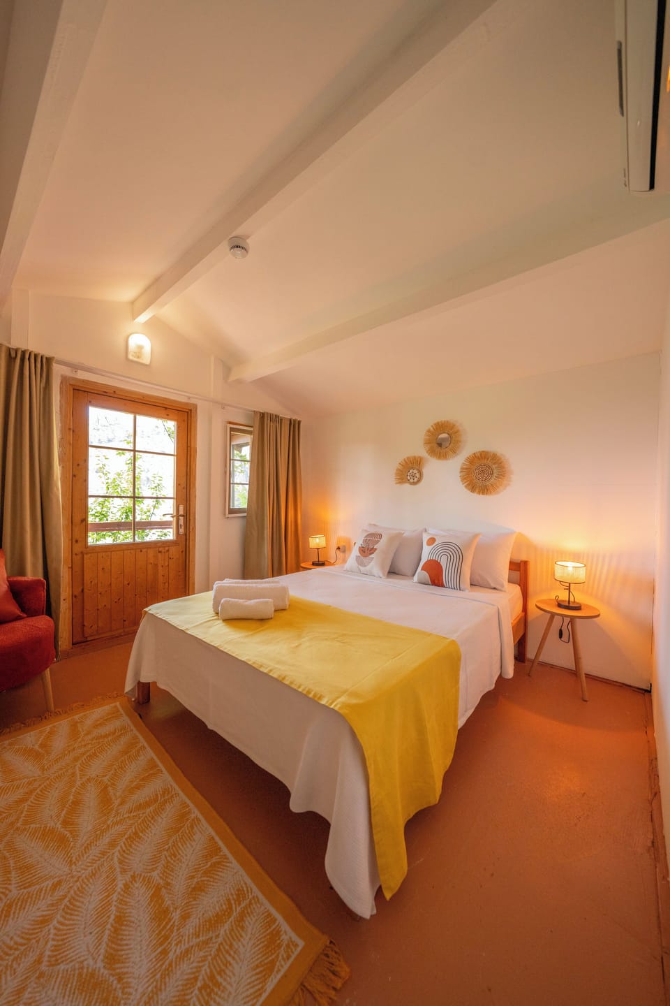 Standard Double Room, 1 Double Bed, Sea View | Travel crib, WiFi (free), bed sheets