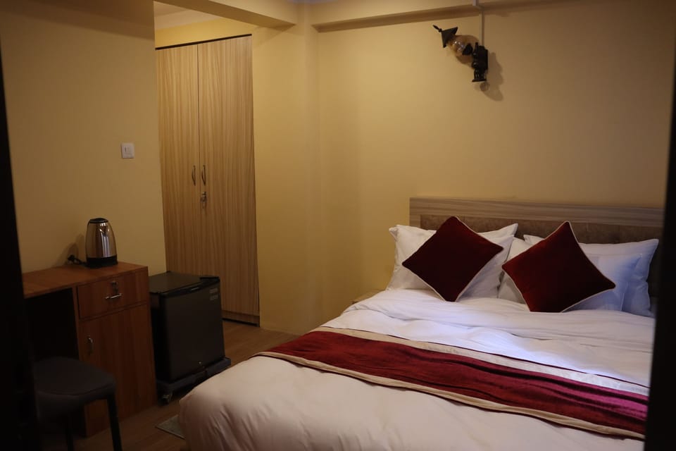 Comfort Single Room | Desk, laptop workspace, iron/ironing board, free WiFi