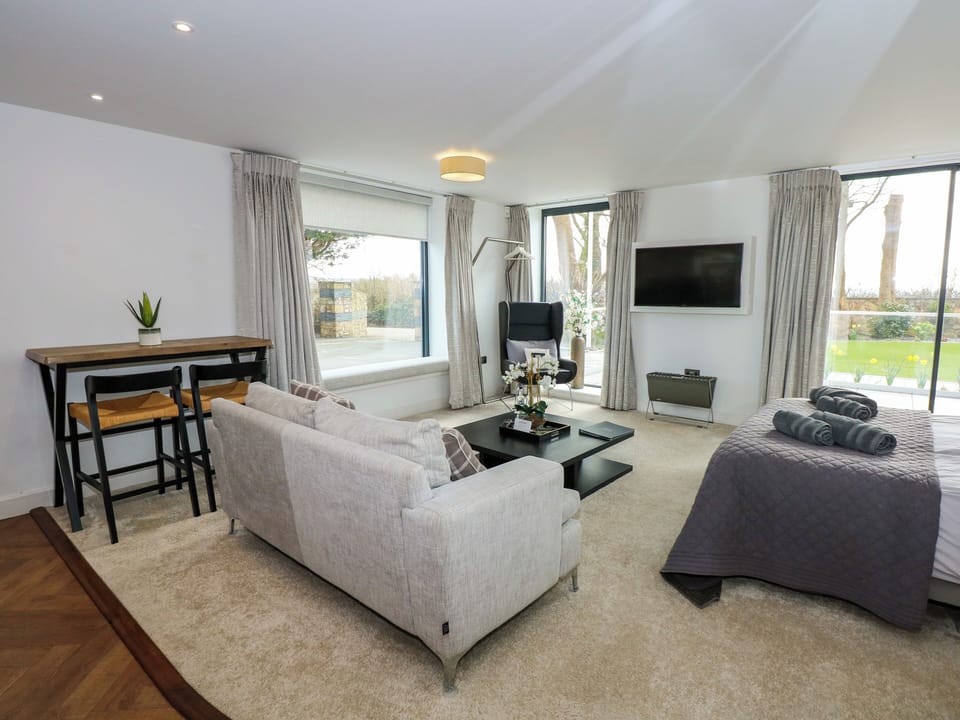 1 bedroom, individually decorated, individually furnished, free WiFi