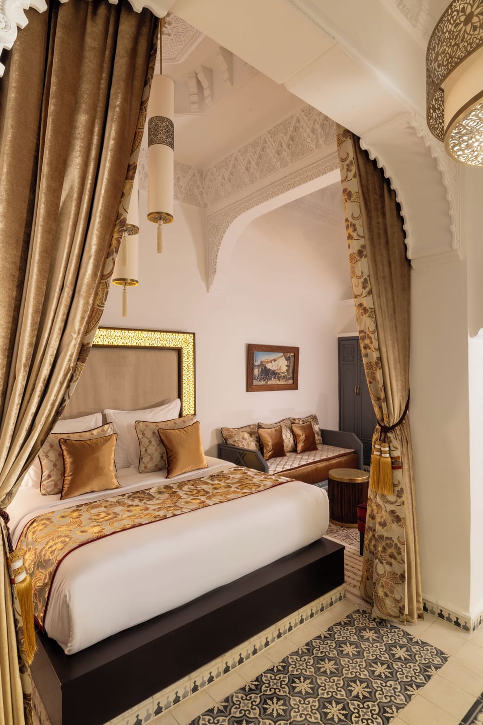 Junior Triple Room (Capucine) | In-room safe, desk, soundproofing, free WiFi