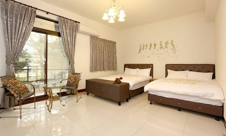 Standard Quadruple Room | Free WiFi, bed sheets