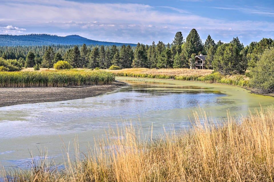 Hot Tub & Community Perks: Sunriver Retreat Cottage in Sunriver