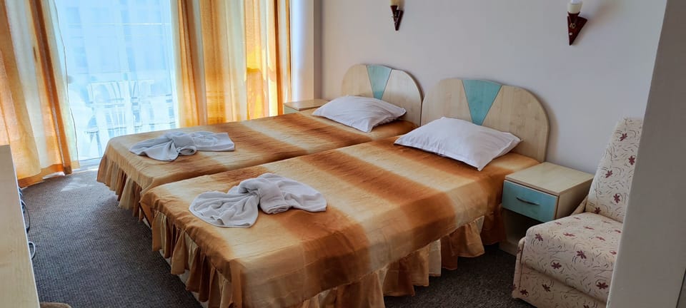 Comfort Twin Room, Balcony, Pool View