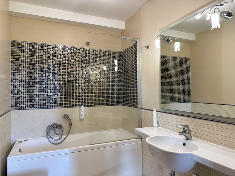Superior Double or Twin Room | Desk