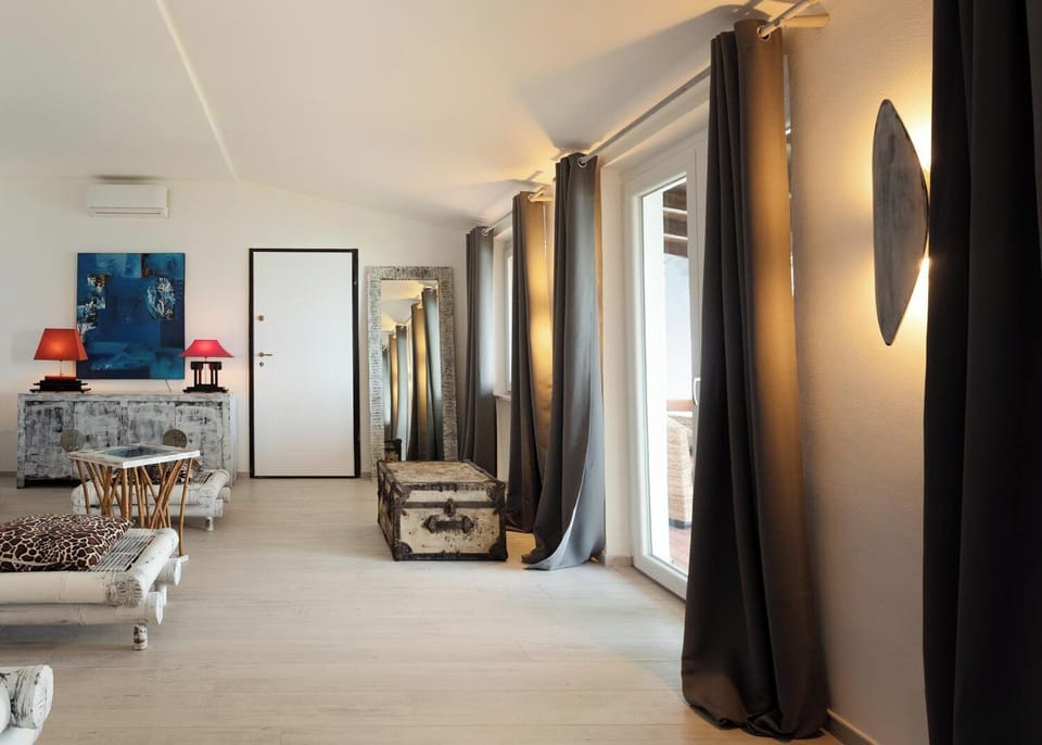 Luxury Double Room, Sea View | In-room safe, free WiFi