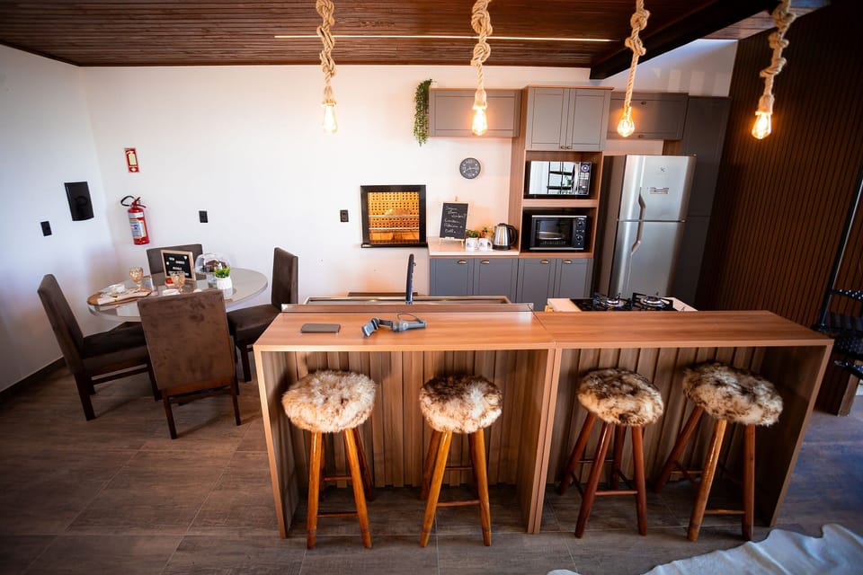 Honeymoon Cabin, Jetted Tub | Private kitchen