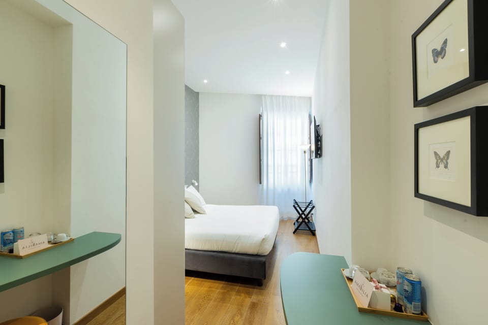 Standard Double or Twin Room | Minibar, in-room safe, desk, soundproofing
