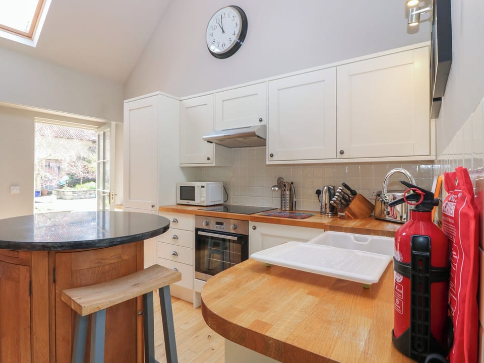 Fridge, microwave, dishwasher, toaster