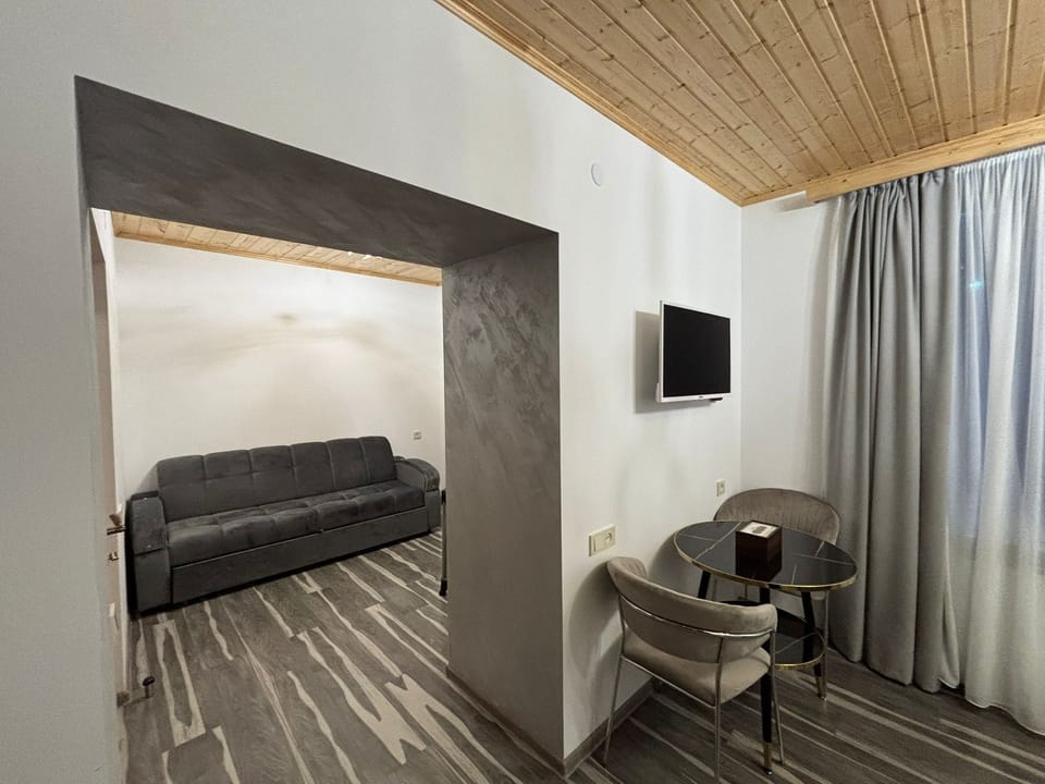 Deluxe Double Room | Minibar, in-room safe, desk, laptop workspace