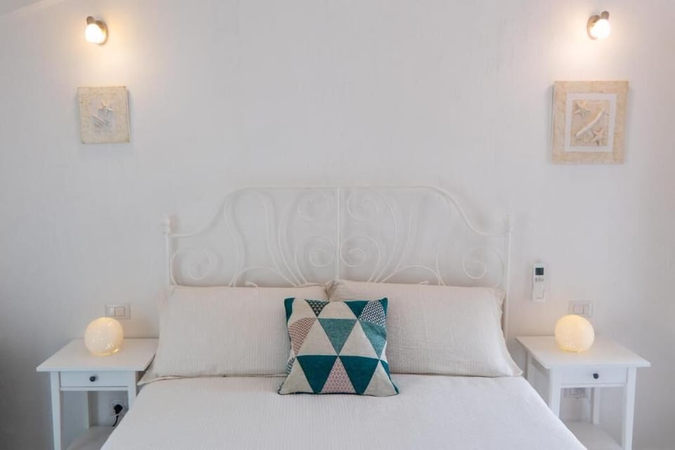 Deluxe Double Room, Balcony, City View | Desk, laptop workspace, blackout drapes, soundproofing