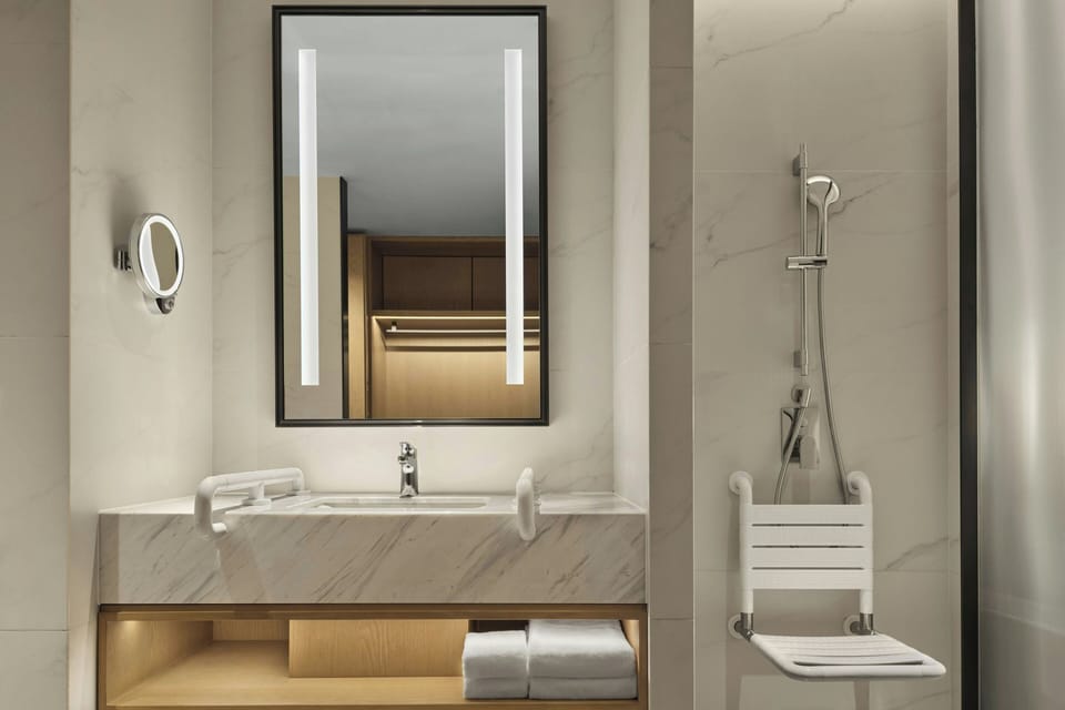 Room, 1 King Bed, Garden View | Bathroom | Slippers