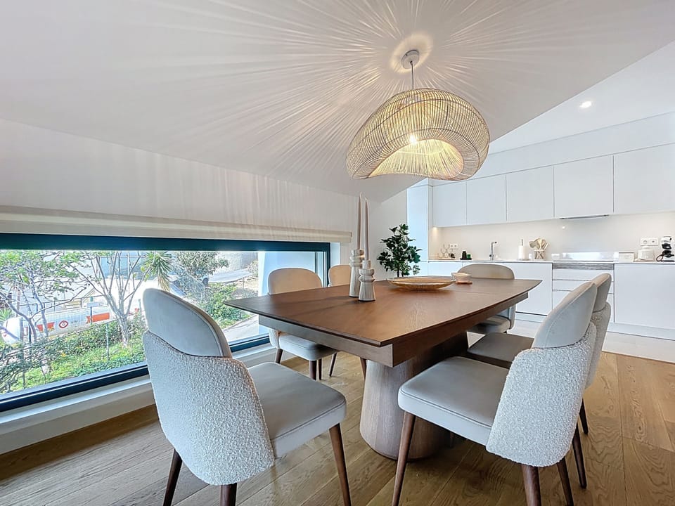 House | 2 bedrooms, desk