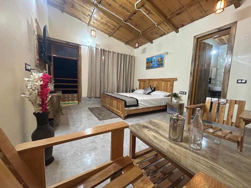 Deluxe Double Room, Mountain View | WiFi (free)