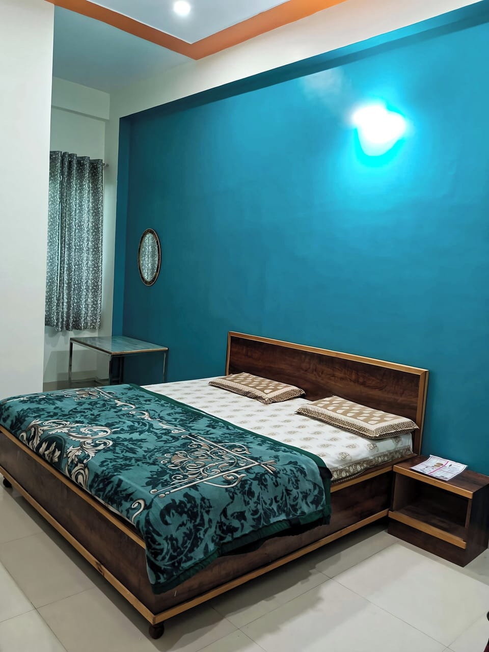 Triple Room, City View | Laptop workspace, soundproofing, WiFi (free)
