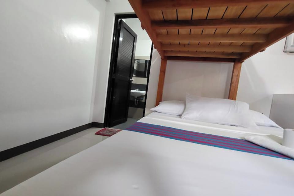 Family Double Room | Iron/ironing board (on request), WiFi (free), bed sheets